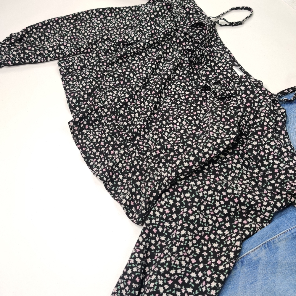 H&M DIVIDED | Off the Shoulder Ruffle Top - Picture 2 of 3